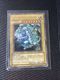 🔥 YUGIOH • BLUE-EYES WHITE DRAGON • JMP-001 • ULTRA RARE • UNLIMITED • LP 🔥 - Image 1