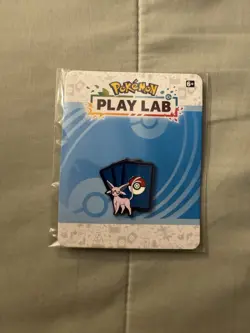 Pokemon TCG Play! Lab Exclusive Espeon Pin Badge New Sealed - Image 1