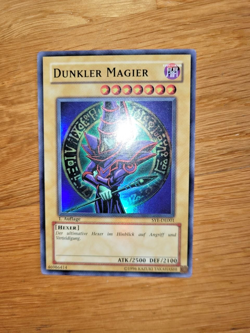 YUGIOH! Dunkler Magier SYE DE001 Deutsch 1. Auflage Super Rare - Image 1