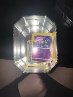Pokemon TCG BULK 1000+CARDS, TIN INCLUDING 44 REVERSE HOLOS AND 9 JUMBO CARDS NM - Image 5