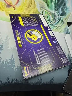 2022 Pokemon TCG Jolteon VMAX Premium Collection Box Factory Sealed US SELLER - Image 4
