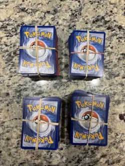 Pokemon TCG Mixed Bulk Card Lot - 700 Cards - Image 1