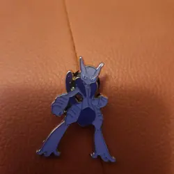 POKEMON OFFICIAL COLLECTIBLE PIN MEWTWO - Image 2