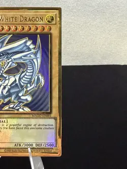 Blue-Eyes White Dragon MAGO-EN001 Maximum Gold 1st Edition - Image 2