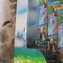 *New & Sealed* Pokemon GO Radiant Eevee Premium Collection Box ( Minor defects) - Image 5