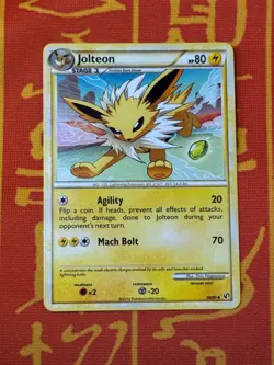 POKEMON TCG JOLTEON 28/90 EXCELLENT NON HOLO UNCOMMON UNDAUNTED - Image 1