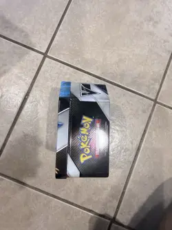 Pokemon TCG Empoleon v Sealed Tin Box with 5 Packs - Image 5