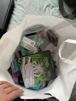 Pokemon Lot of items, sleaves, dice, books, and more, all items in pic included - Image 4