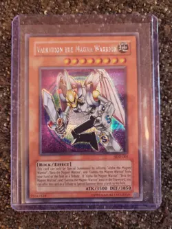 Vintage YuGiOh Secret Rare Holofoil Promo Valkyrion The Magna Warrior SDD-001 - Image 1