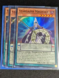Yugioh - 3x Stargazer Magician YS14-EN009 1st Edition Super Rare NM - Image 1