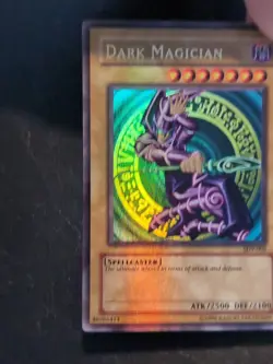 Yu-Gi-Oh! ULTRA RARE CARD DARK MAGICIAN SDY-006 FOIL BLEED ERROR VLP - Image 4