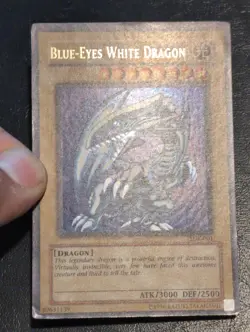 Yu-Gi-Oh ULTRA RARE BLUE-EYES WHITE DRAGON SDK-001 1996 VINTAGE FOIL BLEED MP #1 - Image 2