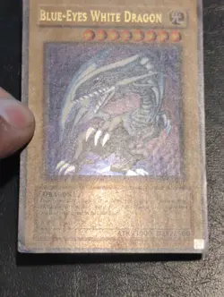 Yu-Gi-Oh ULTRA RARE BLUE-EYES WHITE DRAGON SDK-001 1996 VINTAGE FOIL BLEED MP #1 - Image 3