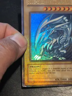 Yu-Gi-Oh ULTRA RARE BLUE-EYES WHITE DRAGON SDK-001 1996 VINTAGE FOIL BLEED MP #1 - Image 5