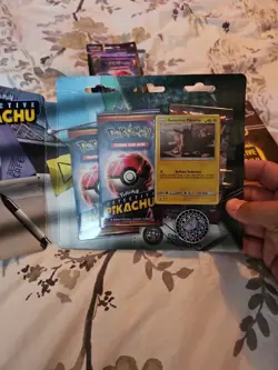 Pokemon Detective Pikachu 2 CASE FILES And 1 Blister Great Cond. Small Defects - Image 2