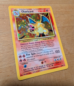 Wizards of the Coast Pokemon TCG Charizard Base Set Holo Rare 4/102 EN 1999 - Image 1