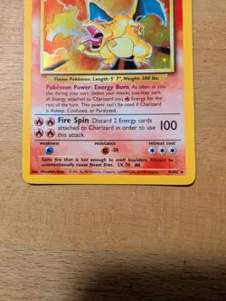 Wizards of the Coast Pokemon TCG Charizard Base Set Holo Rare 4/102 EN 1999 - Image 4