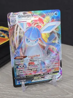 Pokemon Card Glaceon VMAX 041/203 Evolving Skies 2021 Ultra Rare Full Art Holo - Image 1