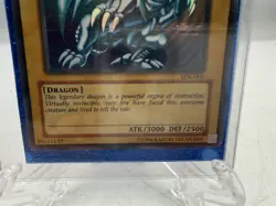 VINTAGE YU-GI-OH 1996 BLUE EYES WHITE DRAGON SDK-001 CARD YUGIOH - Image 5