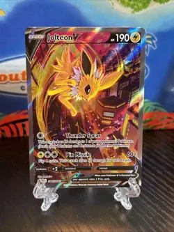 Jolteon v SWSH183 Holo Sword & Shield Promo Card Near Mint Condition - Image 1