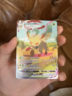 RARE Pokemon Leafeon VMAX Alternate Art Secret Rare Card 205/203 Evolving Skies - Image 3