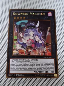 Downerd Magician - PGL2-EN047 Gold Rare Yugioh! Holo Foil Nice! - Image 1