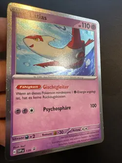 Latias 139 Pokemon Karmesin & Purpur Black Star Promos SVP 2024 Swirl NM Deutsch - Image 3