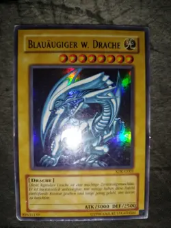 Yu-Gi-Oh Blauaugiger Weißer Drache SDK-001 Ultra Rare Yugioh Deutsch SDK GD - Image 1