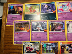 2022 Pokemon Halloween Trick or Trade 30 Card Complete Set incl 10 holograms - Image 2