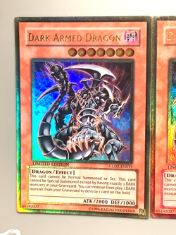 yugioh 3X Dark Armed Dragon GLD2-EN031 Gold Rare LIMITED ED Near Mint Play Set - Image 4