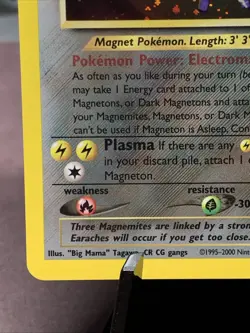 Pokemon TCG Magneton 10/64 Neo Revelation Holo Rare VTG WOTC 2001 NM Swirl - Image 5