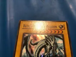 YUGIOH Super Rare Blue-Eyes White Dragon SKE-001 PLAYED - Image 4