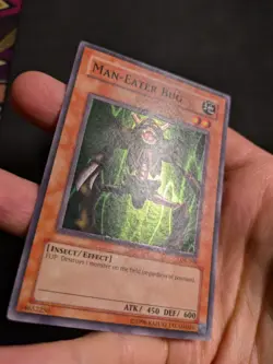 Yugioh Man-Eater Bug LOB-108 Super Rare OG Print NM/M! - Image 3