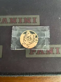 POKEMON CARD OFFICIAL COIN Okidogi Chinese LIMITTED - Image 1