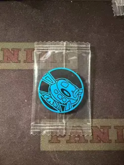 POKEMON CARD OFFICIAL COIN Feebas Chinese LIMITTED - Image 1