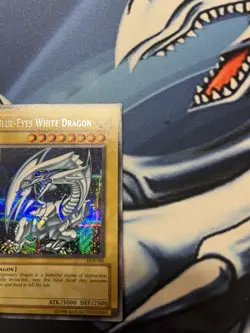 YuGiOh 2002 DDS-001 Blue-Eyes White Dragon Secret Rare English - Image 3