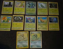 12 Caterpie & Metapod Pokemon Cards. Gen 1 Caterpie 45/102. NM - Image 1