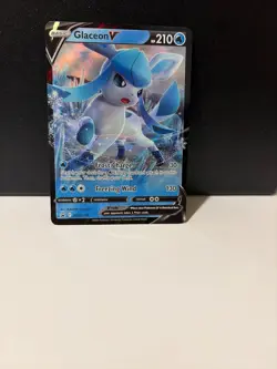 Glaceon V SWSH196 SWSH: Sword & Shield Promo Cards Holo - Image 1
