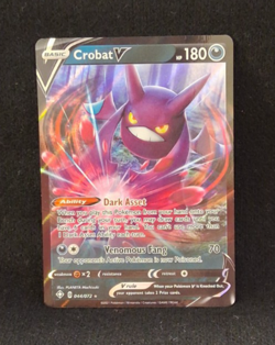 CROBAT V HP 180 DARK ASSET 044/ 072 RARE SHINY FOIL 2021 POKEMON TRADING CARD - Image 3