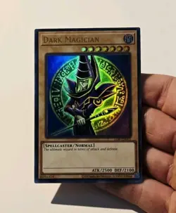 Yugioh Dark Magician LOB-EN005 Ultra Rare 25th Anniversary NM - Image 3