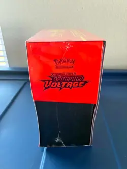 Pokemon Sword & Shield Vivid Voltage Elite Trainer Box 820650106798 - Image 3