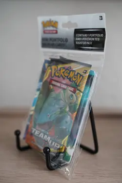 Pokemon TCG Sun & Moon Team Up Mini Portfolio Booster Pack Venusaur Celebi - Image 3