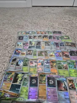Prismatic Evolutions Lot, 71 cards 5 Masterball holo, 66 Pokeball Reverse Holo - Image 2