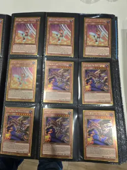 Yu-Gi-Oh! Holo Binder Collection Blue-Eyes Red-Eyes Dark Magician Girl Lot - Image 4
