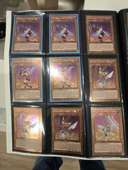 Yu-Gi-Oh! Holo Binder Collection Blue-Eyes Red-Eyes Dark Magician Girl Lot - Image 5