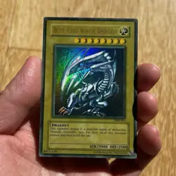 Yu-Gi-Oh! Blue-Eyes White Dragon, Faded, SDK-001, Ultra Rare - Image 1