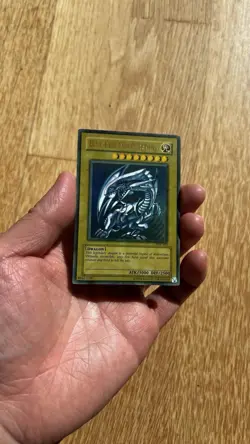 Yu-Gi-Oh! Blue-Eyes White Dragon, Faded, SDK-001, Ultra Rare - Image 2