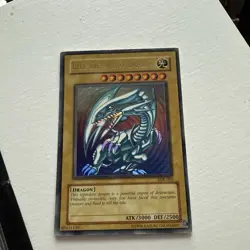 Yugioh Blue-Eyes White Dragon (SDK-001) - Starter Deck: Kaiba Unlimited LP WAVY - Image 1