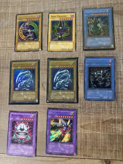 Yu-Gi-Oh! Lot - Blue-Eyes, Dark Magician, Relinquished + More (8 Cards, Holo) - Image 1