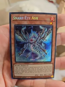 Snake-Eye Ash MP24-EN110 25th Anniversary Tin: Dueling Mirrors 1st Ed NM Yugioh - Image 1
